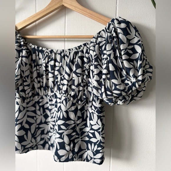 Abercrombie & Fitch Navy and White Puff Sleeve Crop Blouse Small - Picture 2 of 6